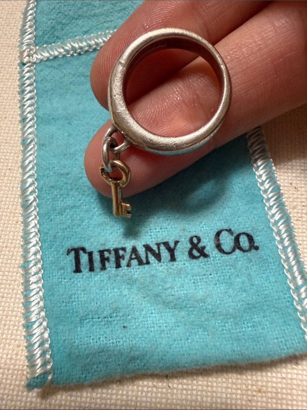 Vintage Tiffany & Co. Sterling Silver 925 Ring W/Gold 750 18k Key W/pouch